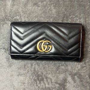 Gucci black matelasse marmont wallet